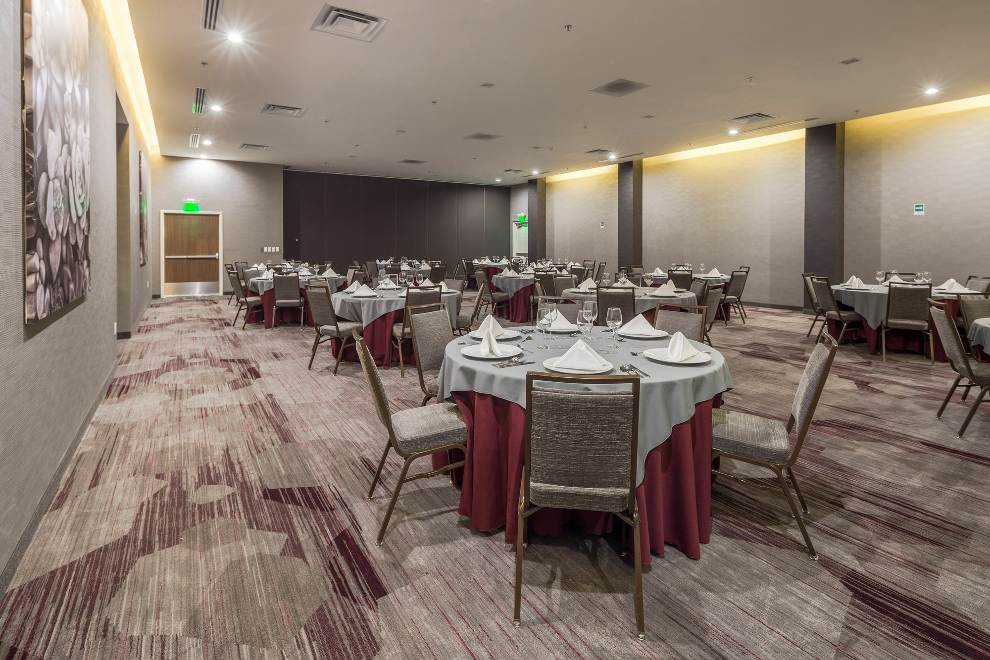 Courtyard By Marriott Chihuahua Hotel Buitenkant foto