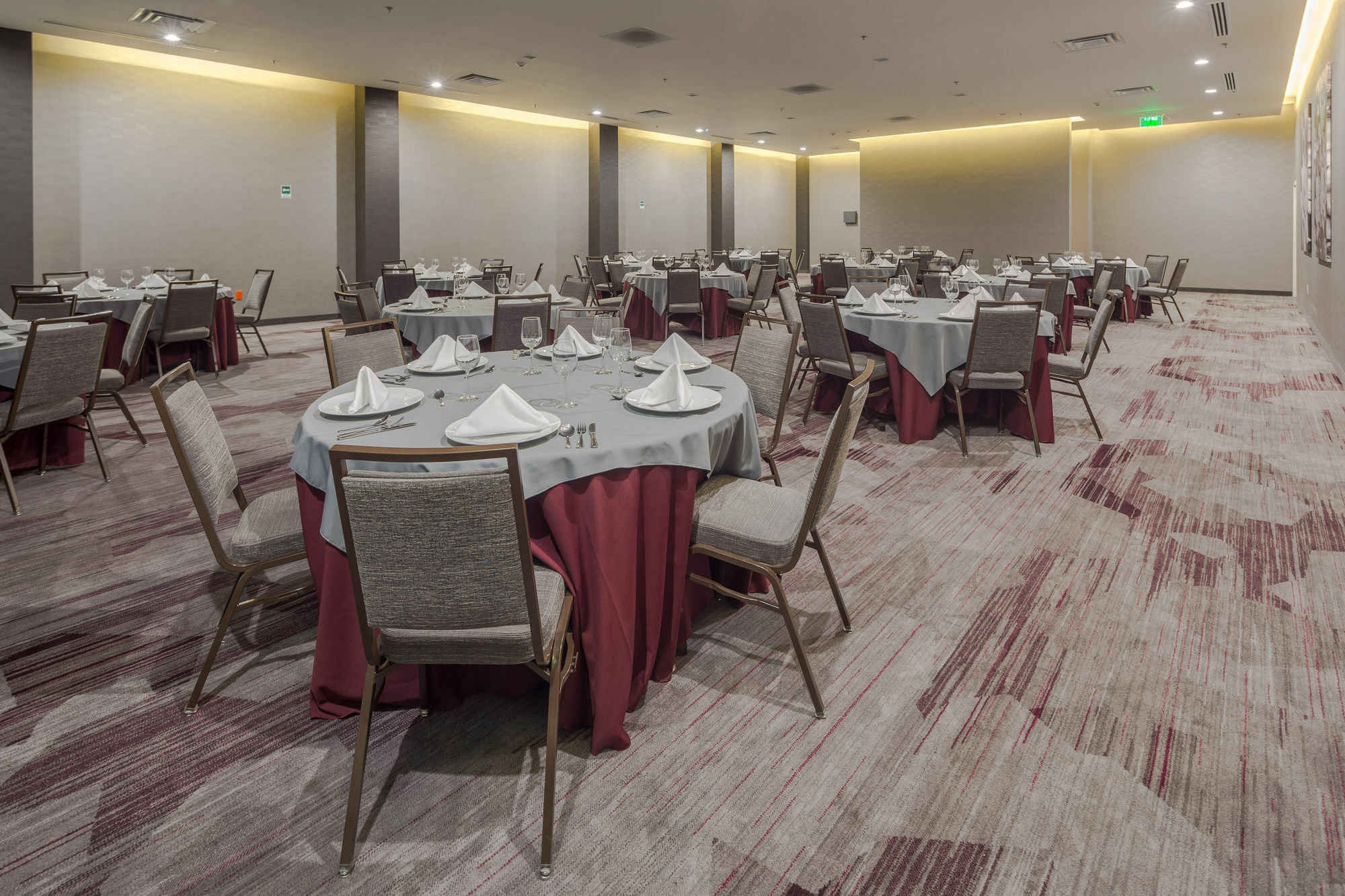 Courtyard By Marriott Chihuahua Hotel Buitenkant foto
